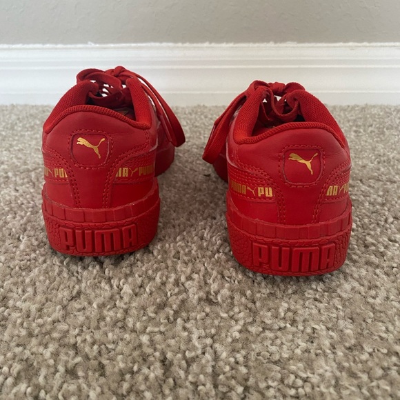 Boys red Puma sneakers - Picture 2 of 6
